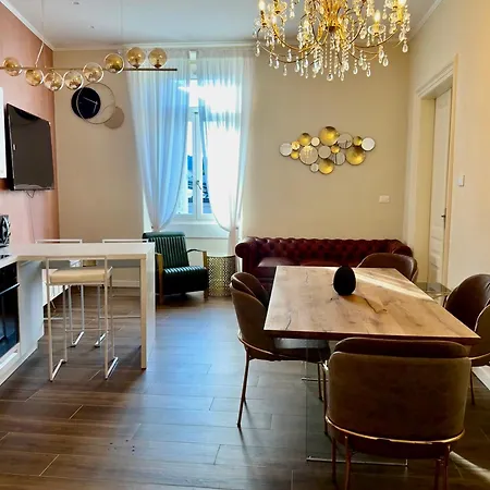 Starago Vienna - Confort E Stile Nel Cuore Di 아파트 고리치아